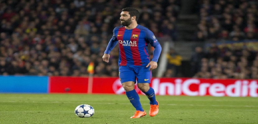 لاعب برشلونة التركي ينتقد قرار ترامب