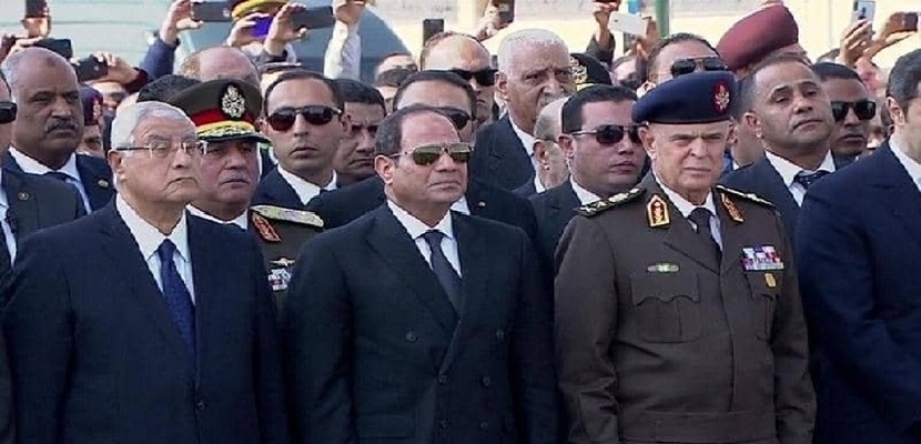 انتحار وصلاتا جنازة في تشييع حسني مبارك